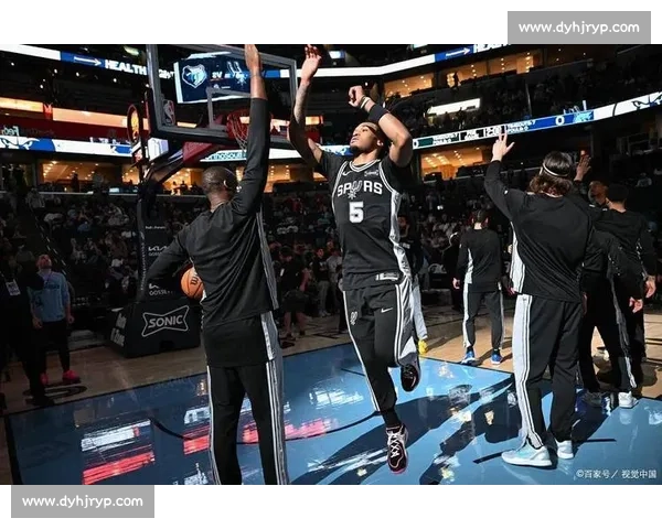 马刺灰熊西部对决年轻力量碰撞赛场悬念拉满攻防博弈引爆全场焦点之夜